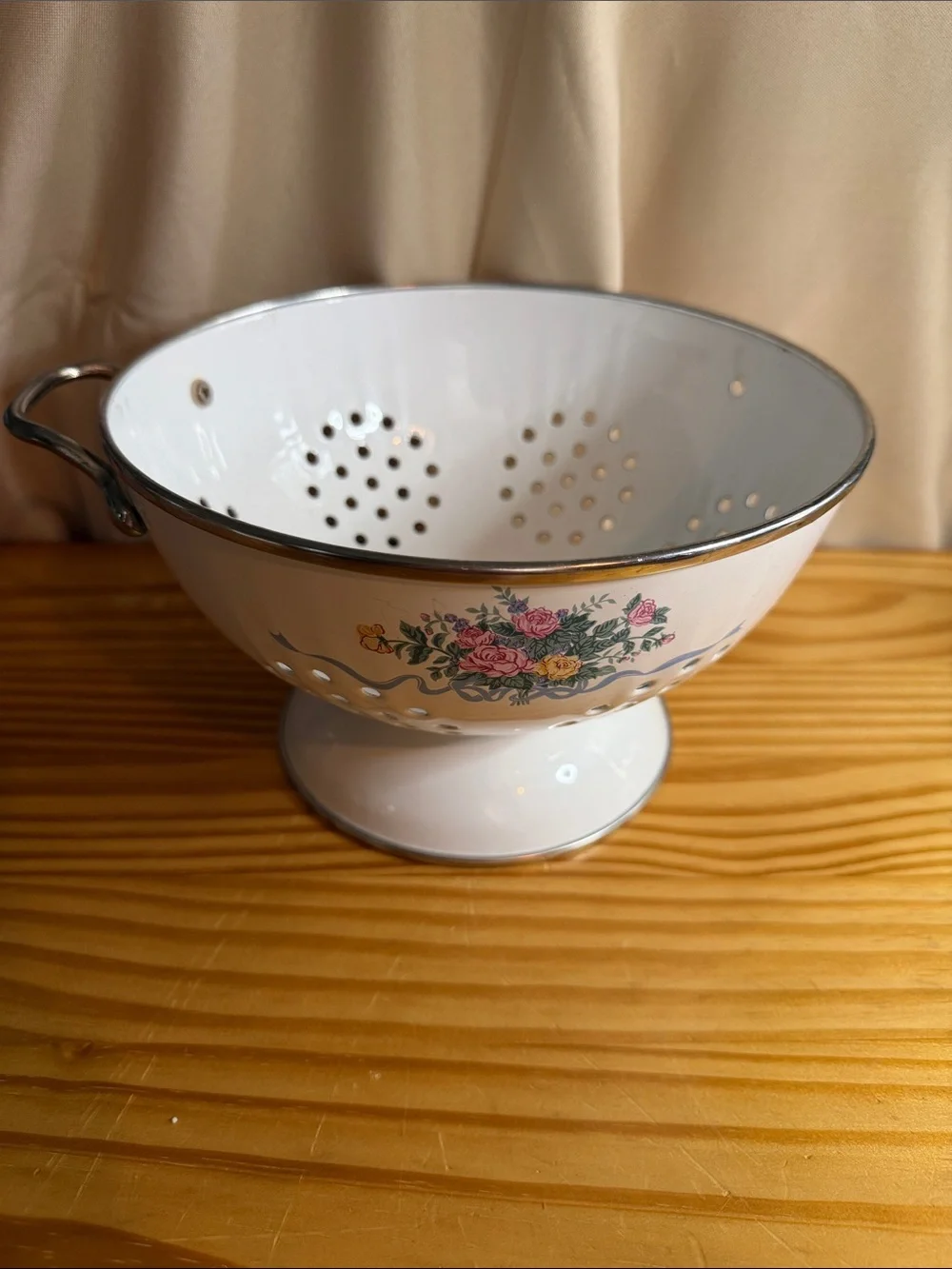 Vintage 1980s White Enamel Pedestal Colander 9” - Floral Rose & Ribbon